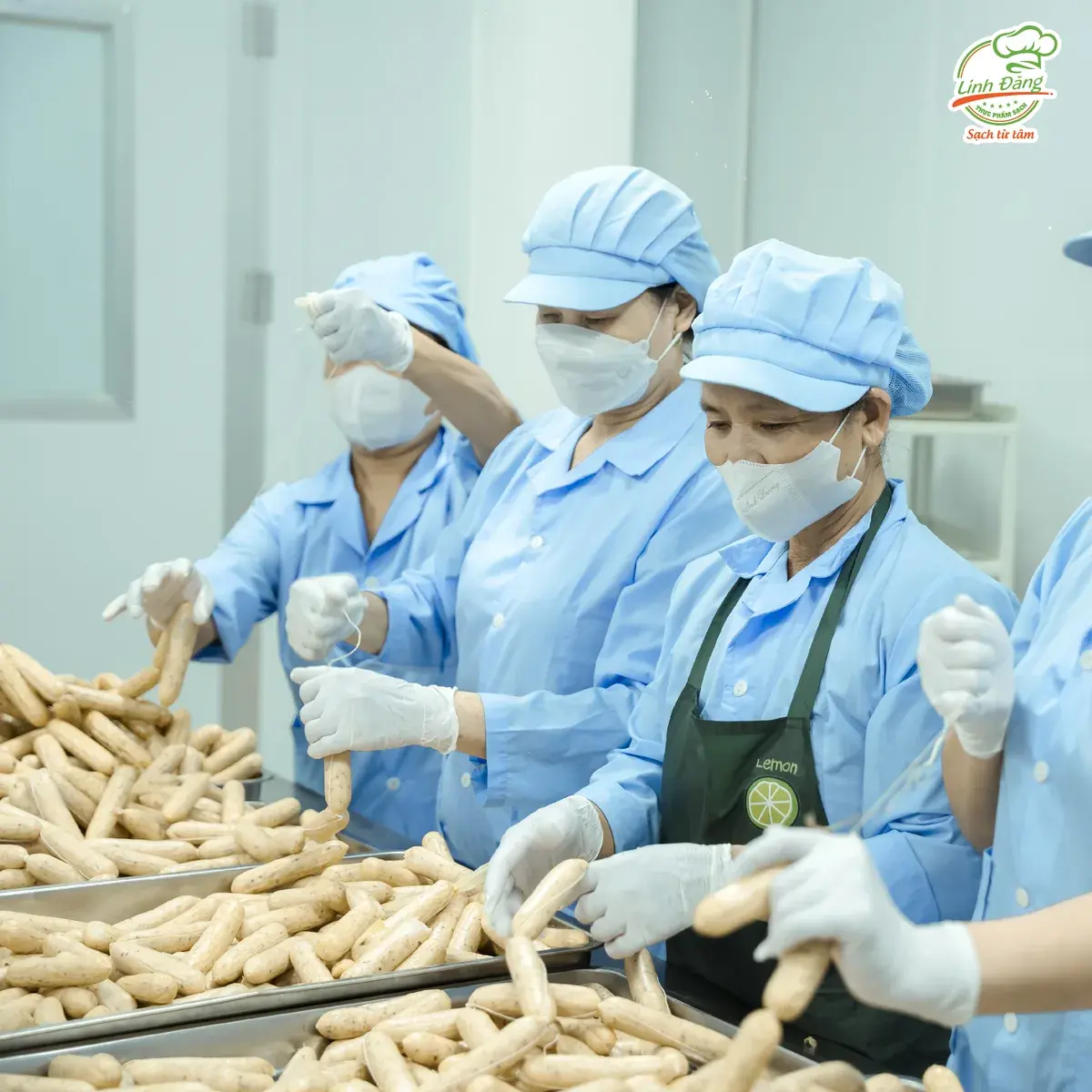Nhân sự thao tác và hoàn thiện sản phẩm
